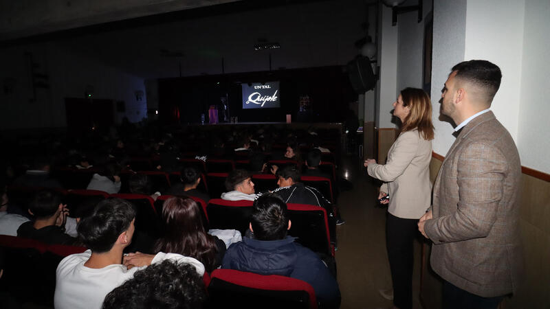 Cerca de 700 estudiantes de ESO y Bachillerato se acercan al teatro con el ciclo ‘Joves Espectadors’