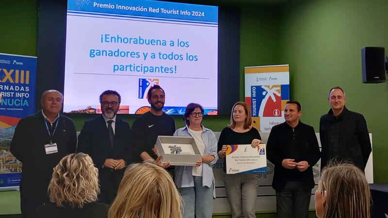 Las Tourist Info de Benidorm, premiadas por la aplicación de Navilens en folletos turísticos