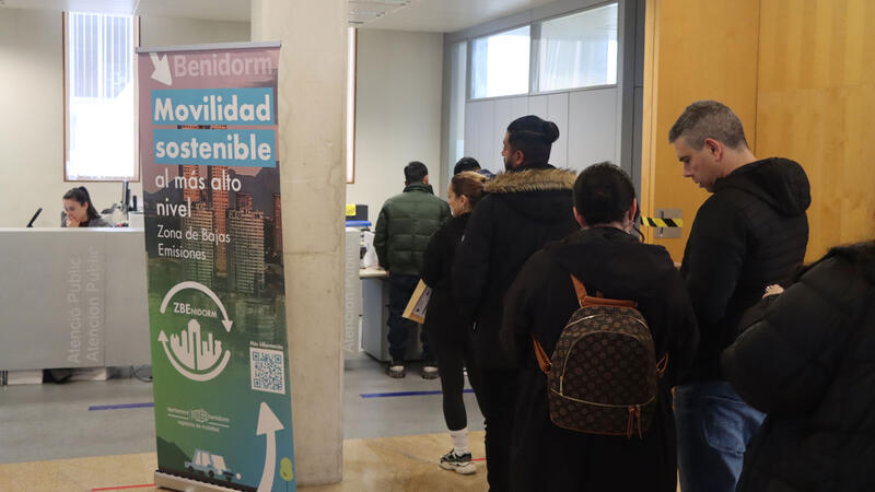 Las atenciones presenciales en el Ayuntamiento de Benidorm crecieron un 43,44% el año pasado y superaron las 205.000