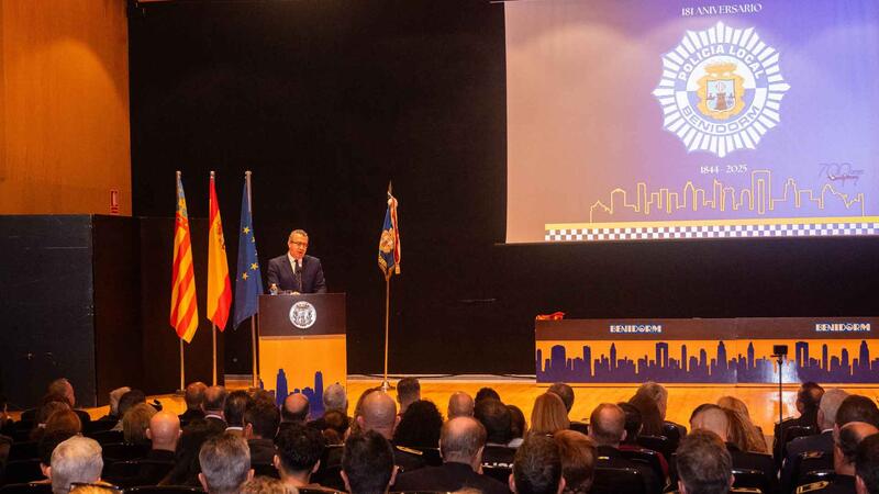 La Policia Local de Benidorm complix 181 anys