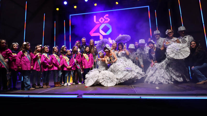 Elaborats i originals disfresses i les ganes de Carnestoltes poden amb la pluja a Benidorm