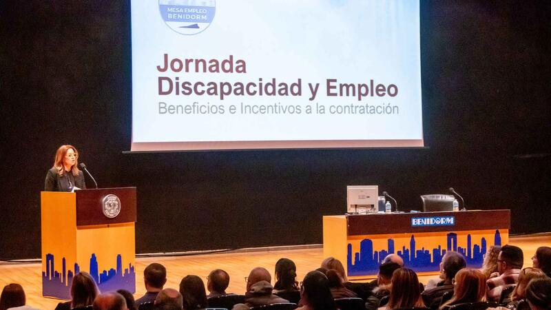 La jornada sobre ‘Discapacitat i Ocupació’ de Benidorm aborda les claus per a la inserció laboral de les persones amb diversitat funcional