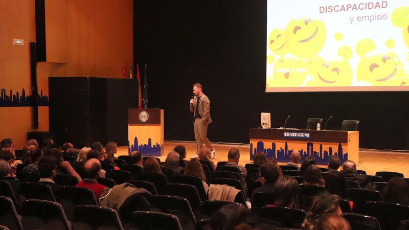 La jornada sobre ‘Discapacitat i Ocupació’ de Benidorm aborda les claus per a la inserció laboral de les persones amb diversitat funcional