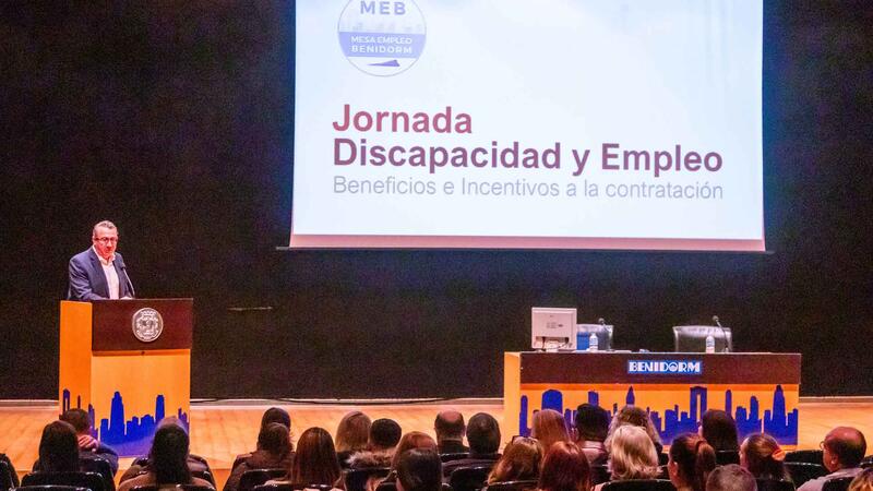 La jornada sobre ‘Discapacitat i Ocupació’ de Benidorm aborda les claus per a la inserció laboral de les persones amb diversitat funcional