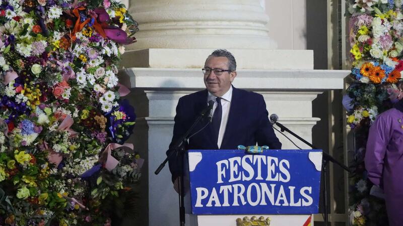 Benidorm torna a mostrar la seua devoció per la Mare de Déu amb una multitudinària ofrena en el 285 aniversari de la Trobada