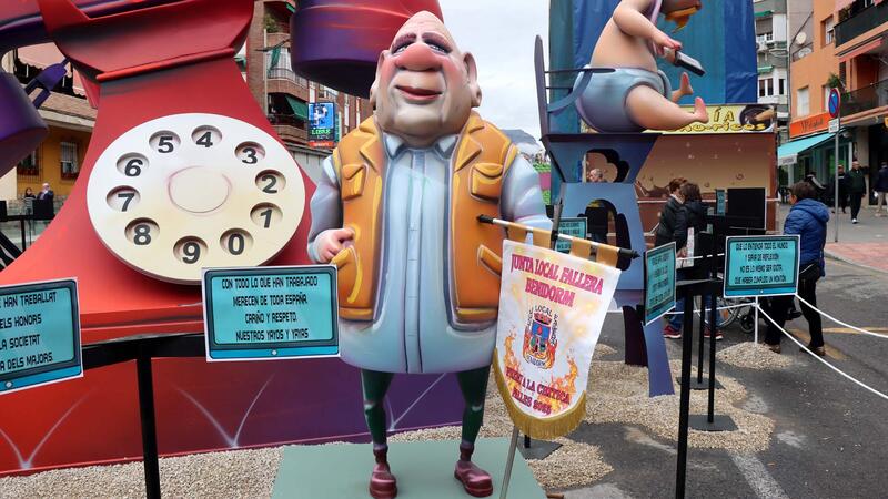 Falla Els Tolls wins the award for best monument and the critics