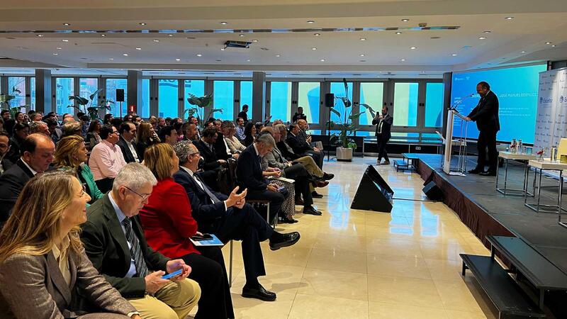 Benidorm, referente en gestión de la movilidad sostenible en una jornada sobre el futuro de los destinos turísticos