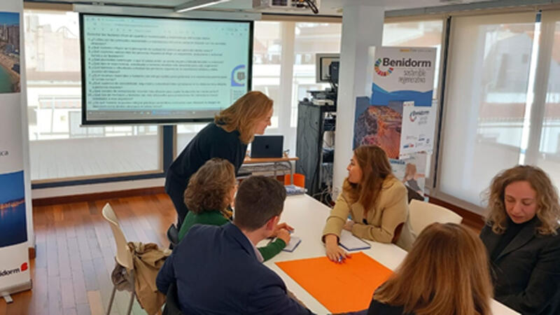 Benidorm strengthens its commitment to senior tourism through Improvement Groups for the 86 companies recognized with the SICTED award
