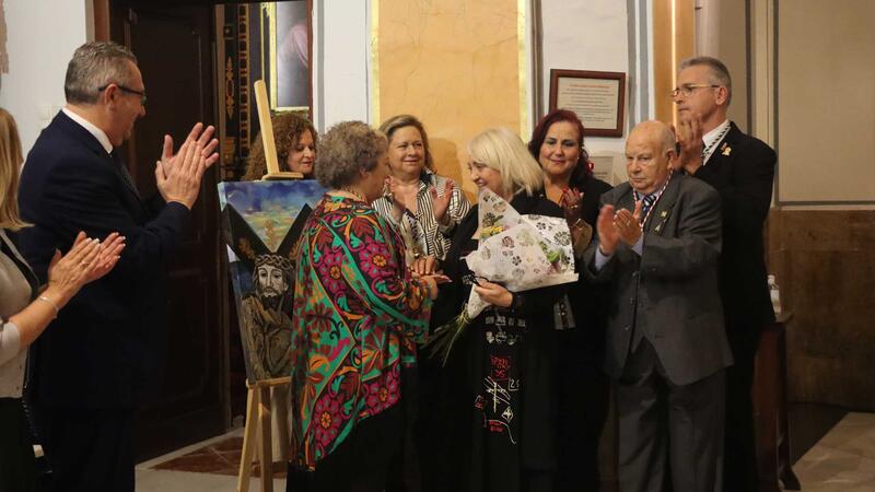 Benidorm inicia la cuenta atrás para Semana Santa con el pregón y el descubrimiento del cartel anunciador, obra de Carmen Alvado 