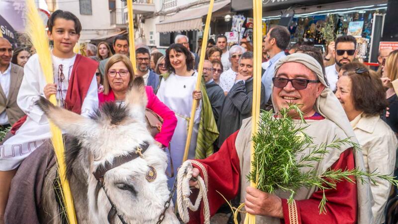El Domingo de Ramos, lleno de fervor y devoción, abre la Semana Santa en Benidorm