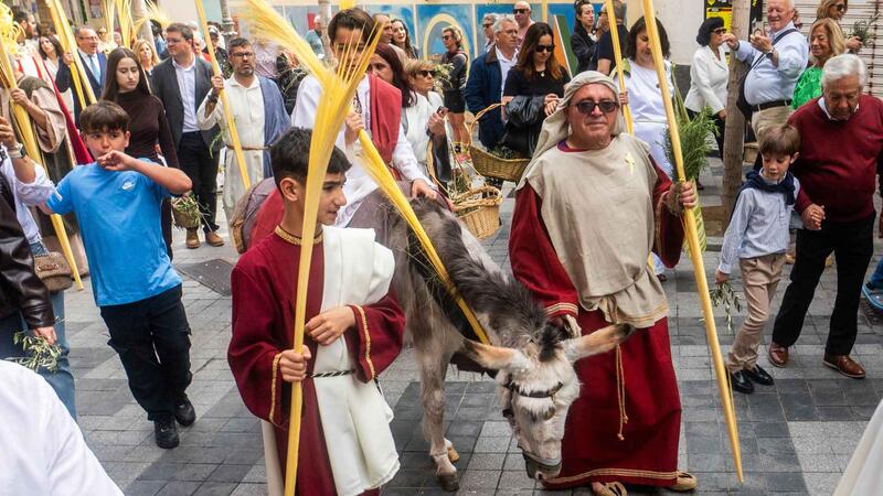 El Domingo de Ramos, lleno de fervor y devoción, abre la Semana Santa en Benidorm