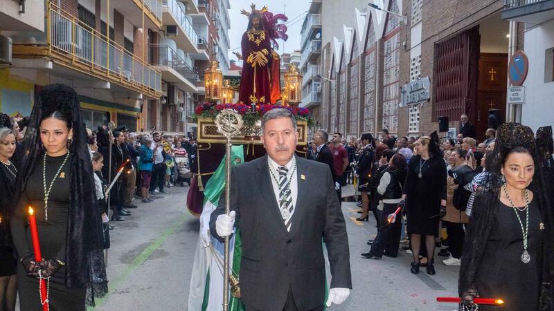 La procesión de Nuestra Señora de la Esperanza y la Paz sale a la calle en Benidorm