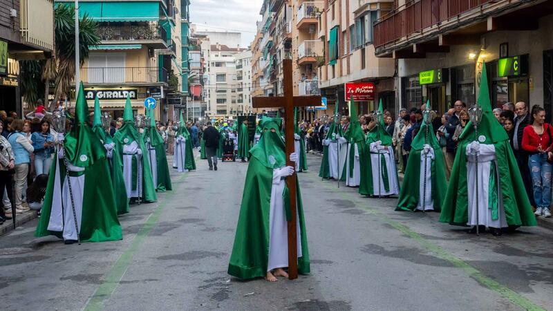 La procesión de Nuestra Señora de la Esperanza y la Paz sale a la calle en Benidorm