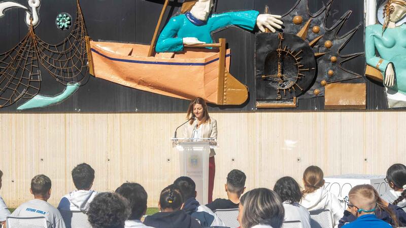 Benidorm celebra el ‘Día del Libro’ con una lectura de la Carta Pobla y aforismos de varios autores 