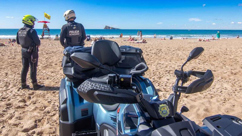 La Policia Local de Benidorm incorpora dos nous ‘quads’ per a la vigilància de platges i l