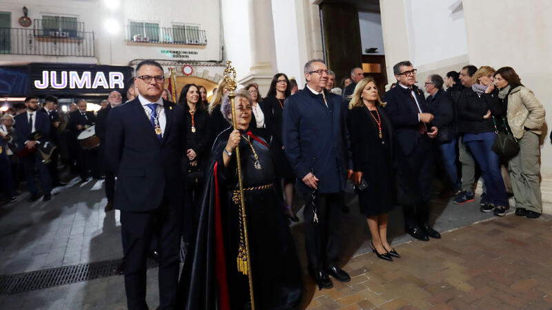 Nuestro Padre Jesús Nazareno recorre el centro de Benidorm cumpliendo con la tradición del Miércoles Santo