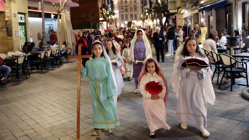 Nuestro Padre Jesús Nazareno recorre el centro de Benidorm cumpliendo con la tradición del Miércoles Santo