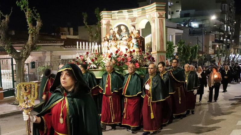 Silence reigns in Foietes-Madrid neighbourhood, to accompany the Last Supper, the Virgin of Sorrows, and the Christ of Forgiveness