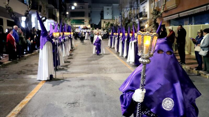 Silence reigns in Foietes-Madrid neighbourhood, to accompany the Last Supper, the Virgin of Sorrows, and the Christ of Forgiveness