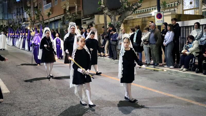 Silence reigns in Foietes-Madrid neighbourhood, to accompany the Last Supper, the Virgin of Sorrows, and the Christ of Forgiveness