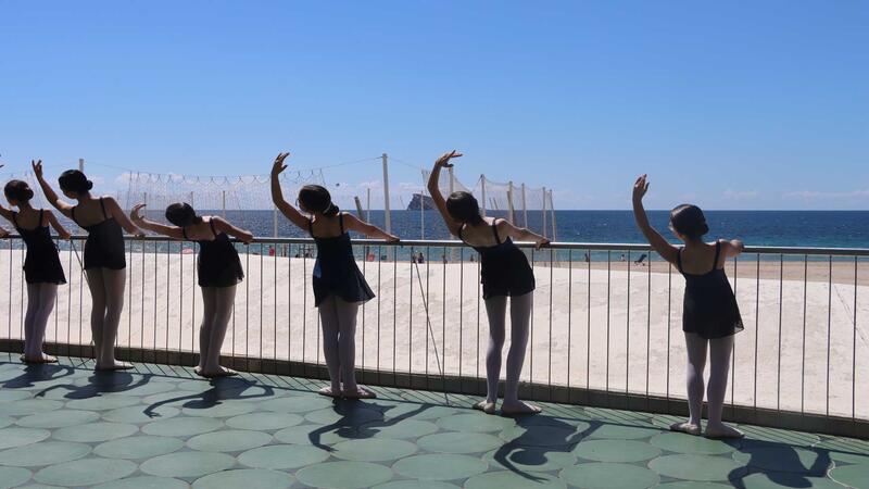 Benidorm celebra el Día Mundial de la Danza con una clase magistral en el Paseo de Poniente 