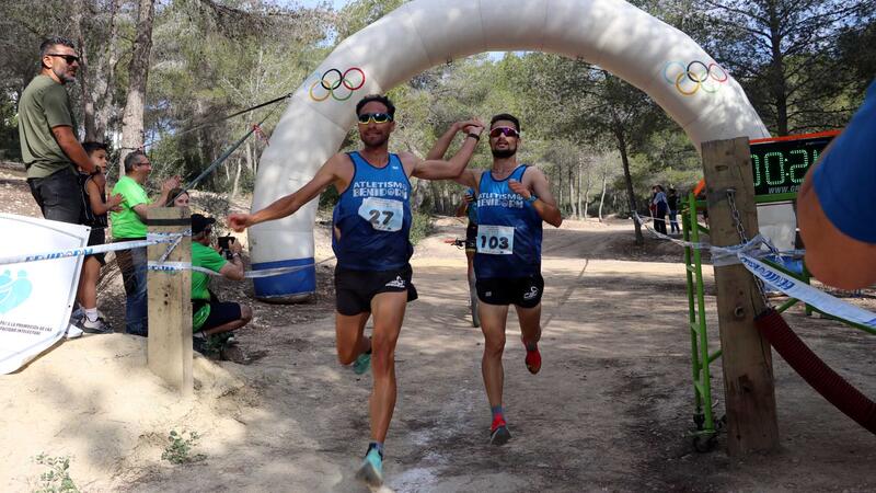 Around 500 people support Doble Amor in the sixth edition of its Solidarity Cross