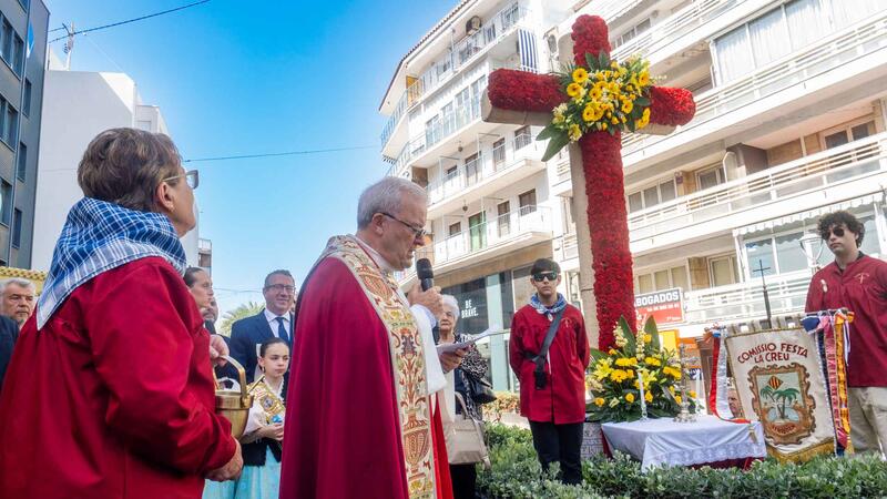 Benidorm celebra amb emoció la tradicional Festa de la Creu