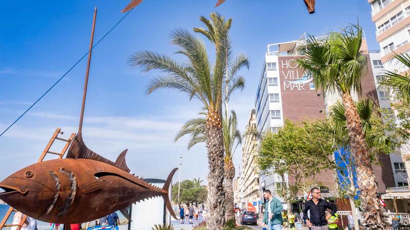 Les “Tonyines” de Toni Marí lluïxen en el Passeig de Ponent de Benidorm