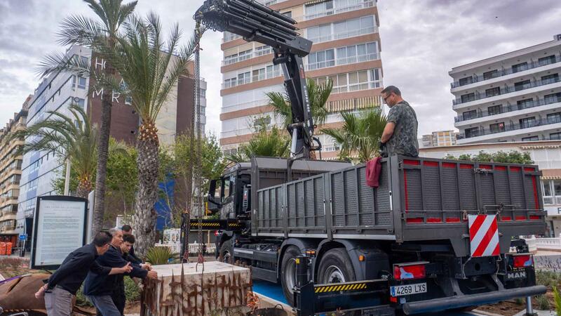Les “Tonyines” de Toni Marí lluïxen en el Passeig de Ponent de Benidorm