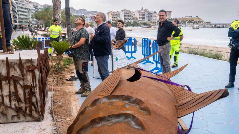 Les “Tonyines” de Toni Marí lluïxen en el Passeig de Ponent de Benidorm