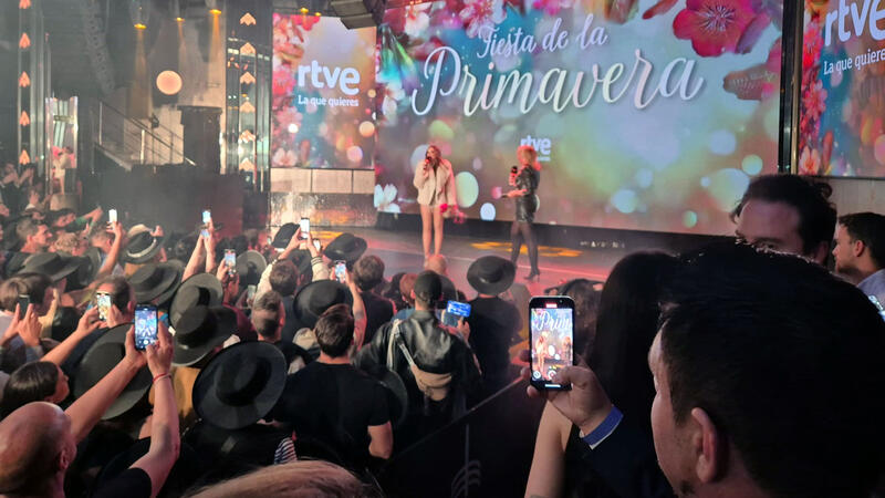 Benidorm arropa a Melody en su fiesta de despedida antes de representar a España en Eurovisión