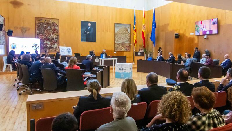 Correos posa en circulació un segell dedicat als 700 anys d