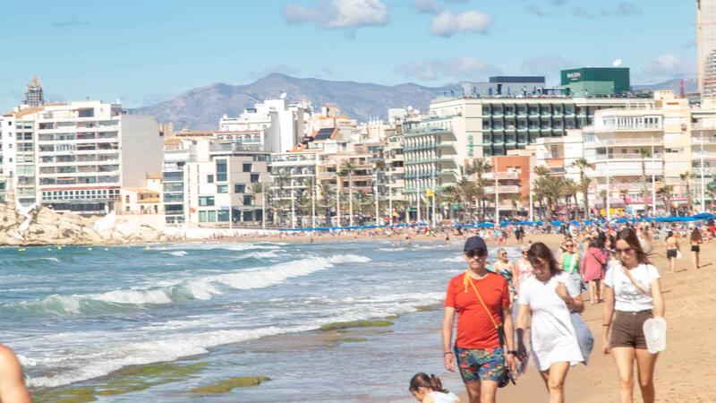 Benidorm will strengthen beach cleaning, lifeguarding, and security measures starting June 1st for the start of the high season
