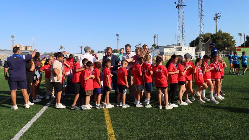 Around 600 students collect medals for their participation in the 43rd Benidorm School Sports Games