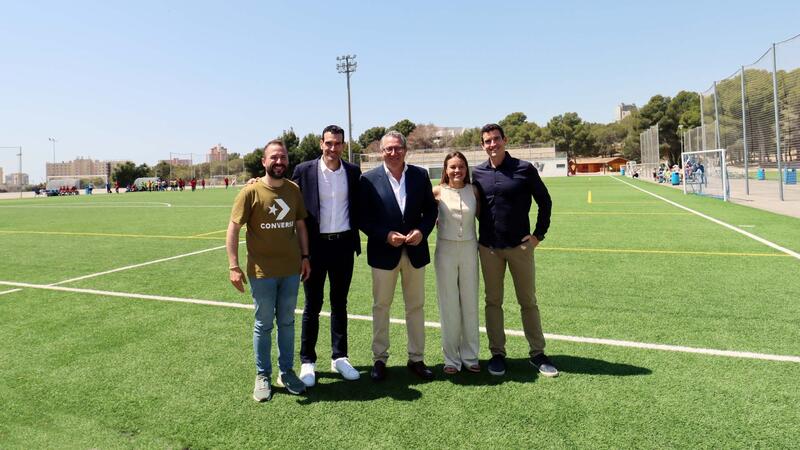 Benidorm rinde un emotivo homenaje a Nerea Pérez Machado y los hermanos Martínez Munuera dando su nombre a tres campos de fútbol