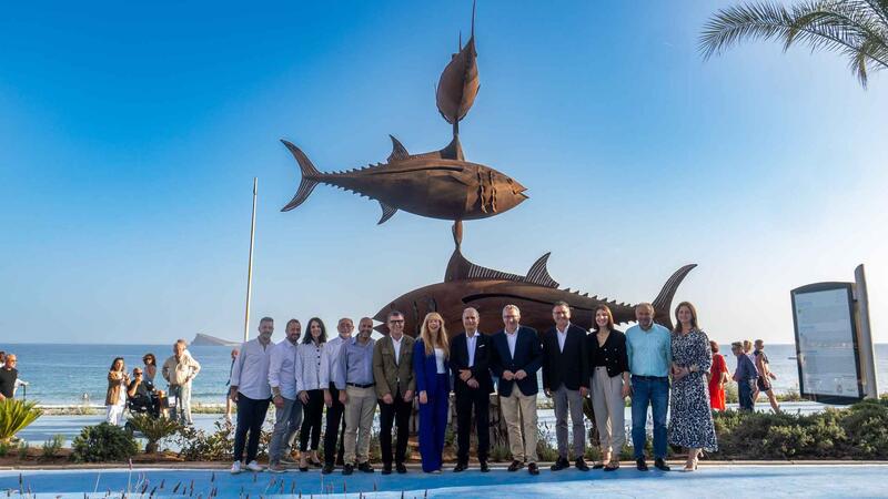 Les “Tonyines” de Toni Marí lluïxen en el Passeig de Ponent de Benidorm