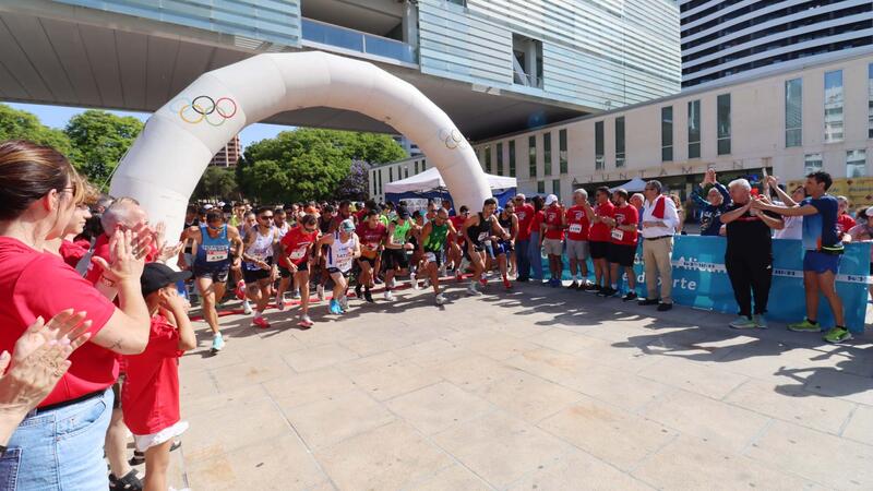 Prop de 1.200 persones donen suport a la primera carrera popular solidària per l