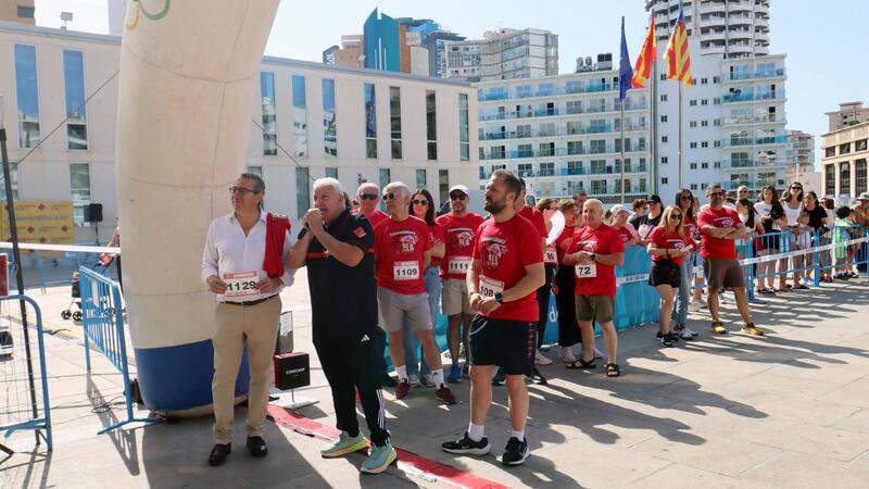 Prop de 1.200 persones donen suport a la primera carrera popular solidària per l