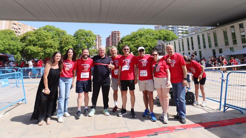 Prop de 1.200 persones donen suport a la primera carrera popular solidària per l