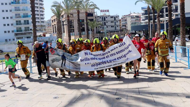 Prop de 1.200 persones donen suport a la primera carrera popular solidària per l