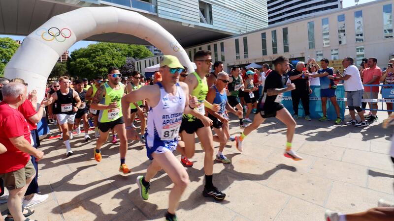 Prop de 1.200 persones donen suport a la primera carrera popular solidària per l