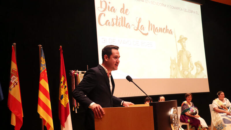 Els ‘benimanxegs’ de Benidorm i comarca celebren a la ciutat el Dia de Castella-la Manxa