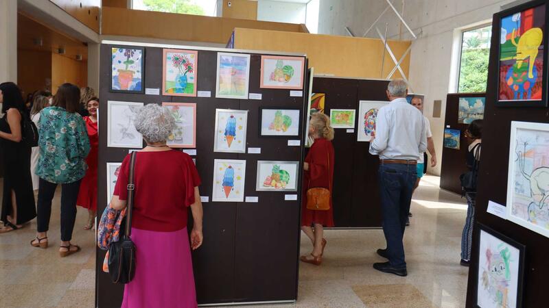 El Espai d’Art del Ayuntamiento vuelve a albergar una exposición colectiva de los artistas de Maduixa Art y Asmibe