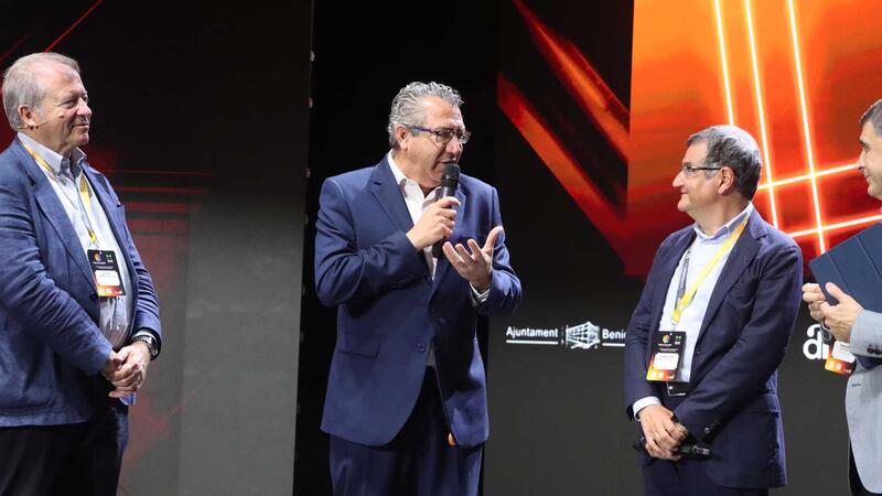 Pérez destaca la fortaleza de las industrias digital y turísticas para engrandecer la marca España 