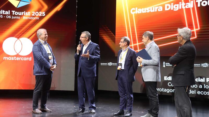 Pérez destaca la fortaleza de las industrias digital y turísticas para engrandecer la marca España 