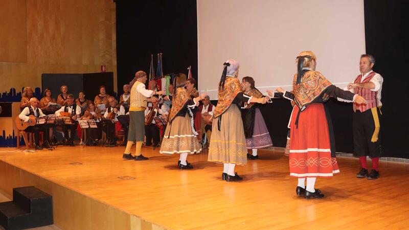 La Asociación ‘Tramontana’ celebra el día grande de Castilla La Mancha con una jornada de música y exaltación del folclore propio