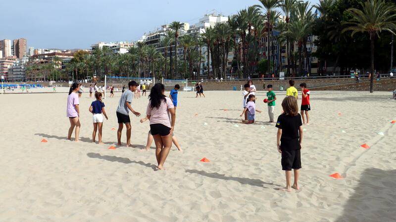 Benidorm acosta els esports nàutics a més de 600 alumnes de Primària en la ‘Setmana Blava’