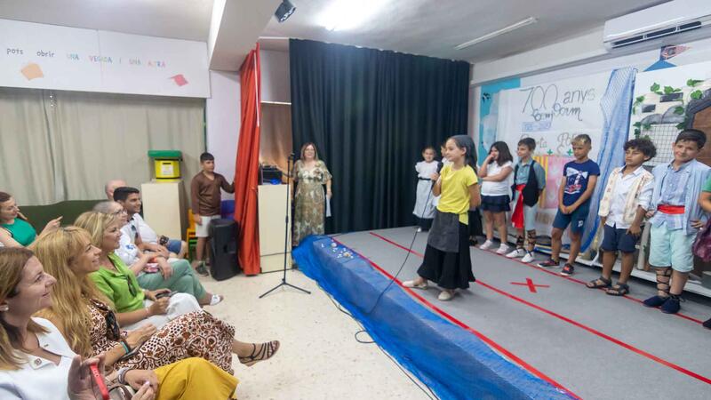 El CEIP Serra Gelada escenifica el otorgamiento de la Carta Pobla de Benidorm en el marco del 700 aniversario