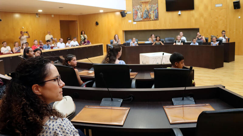 Benidorm premia a diez alumnos de centros públicos en el concurso ‘Alcalde/sa por un día’