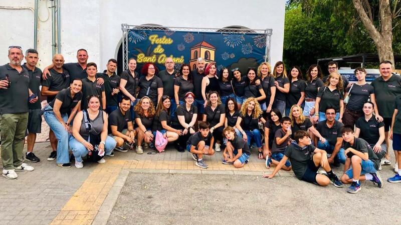 More than 400 people welcome summer at the Hermitage of Sanç with Festa de Sant Antoni
